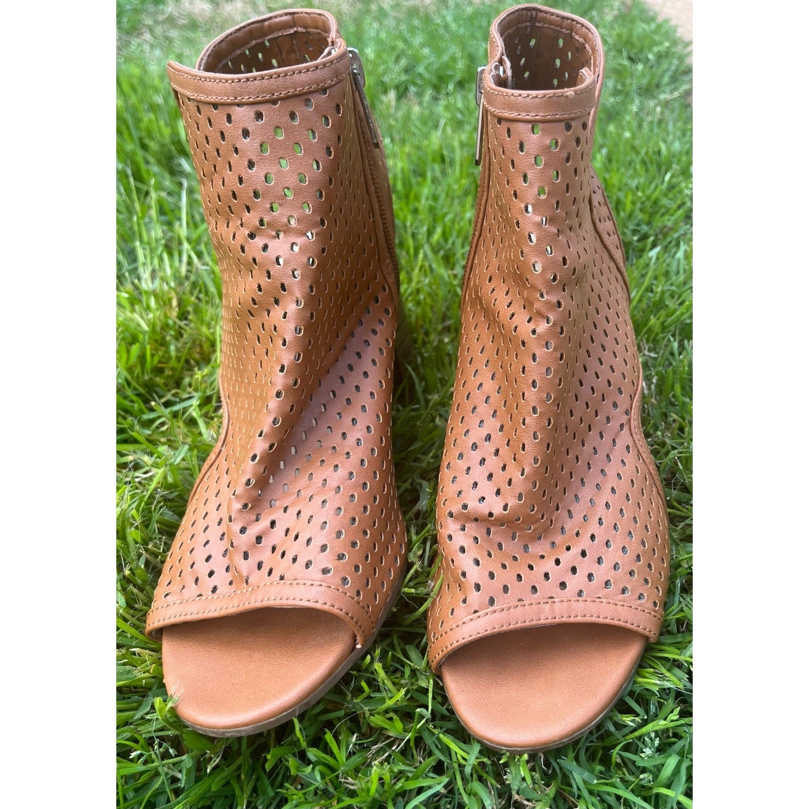 Circus by Sam Edleman Emerson Peep Toe Bootie, size 9