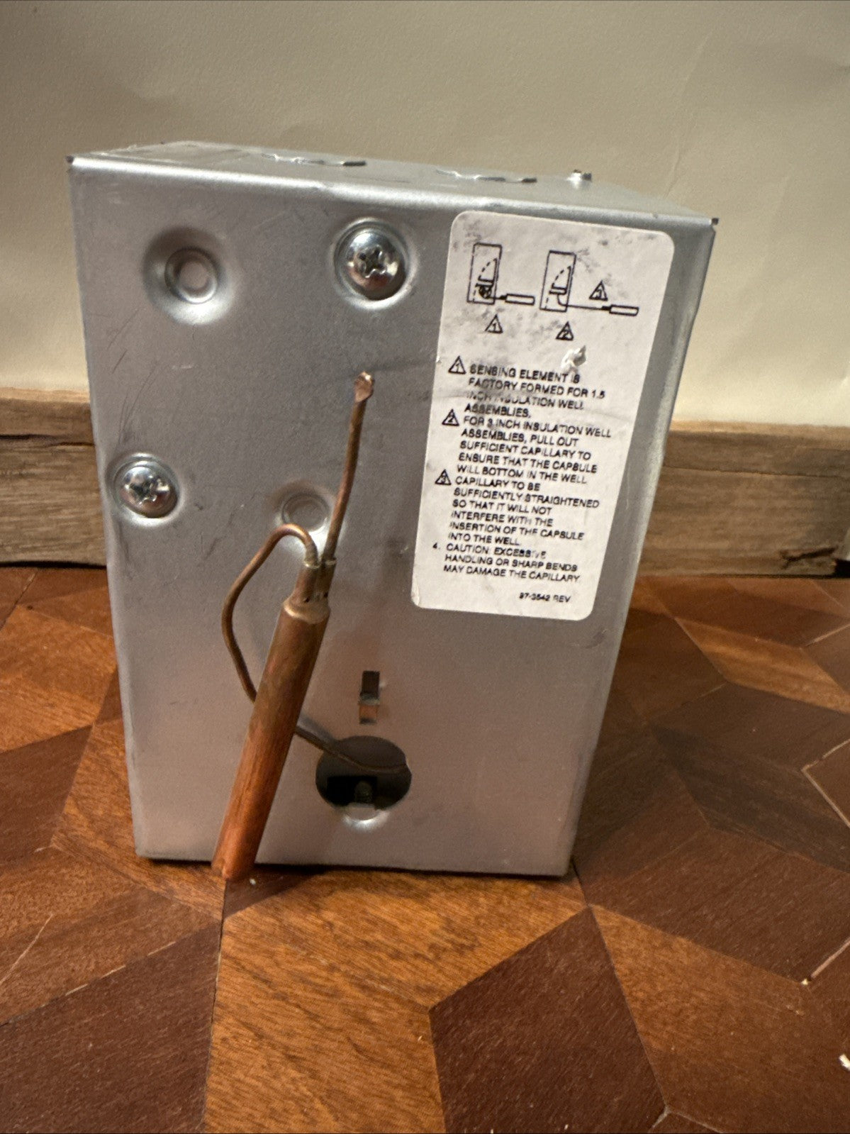 Resideo L8148E1265 High Limit Aquastat Relay – 180-240°F Vertical Control ⏲