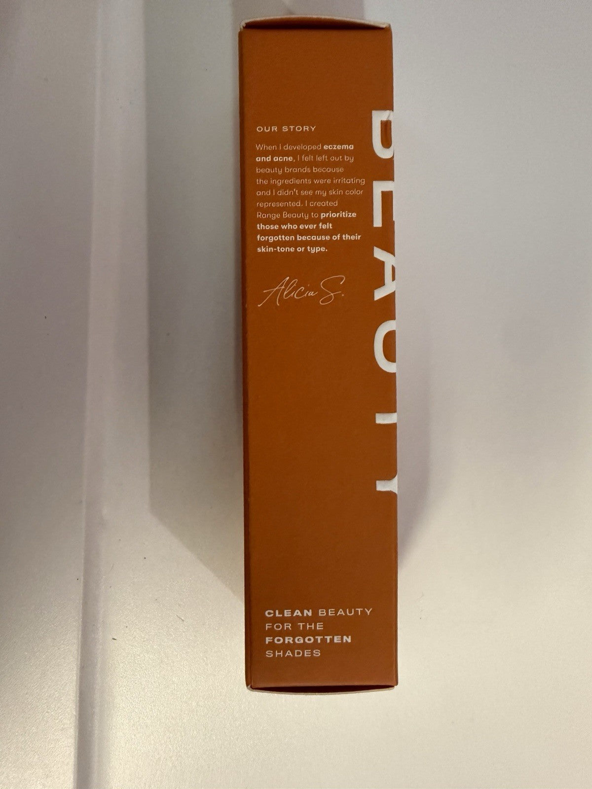 Range Beauty True Intentions Hydrating Foundation - Dune-  Skin Centered Make-up