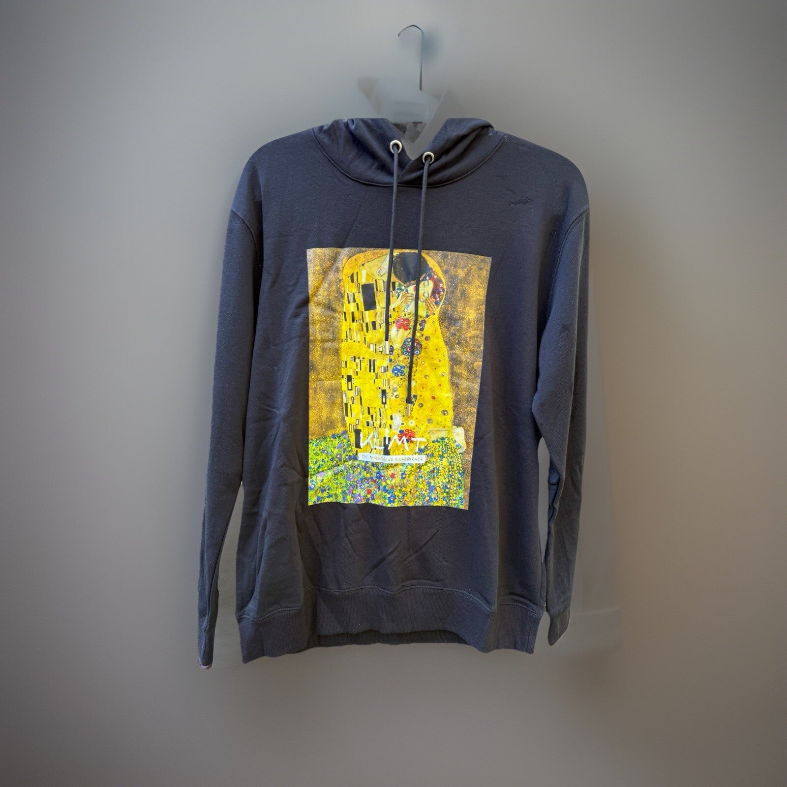 Gustav Klimt - The Kiss, Immersive Expierence Black Hoodie, size small