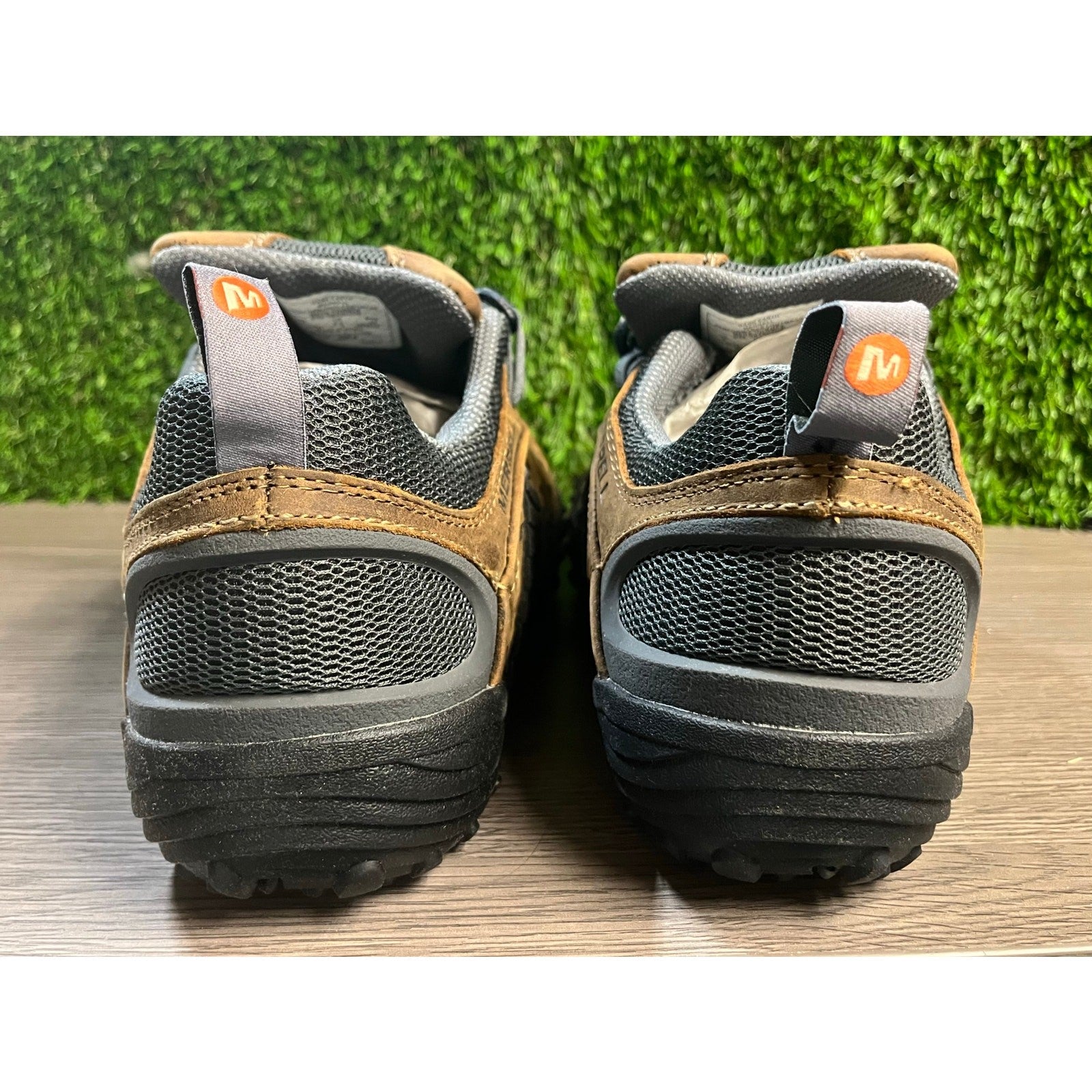 New -Merrell Intercept Men’s Low Rise Hiking Shoe- brown, size 9