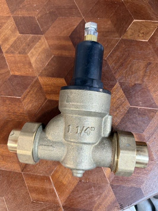 🚿 Watts 1-1/4" 25–75 psi Water Pressure Reducing Valve – Double Solder Union
