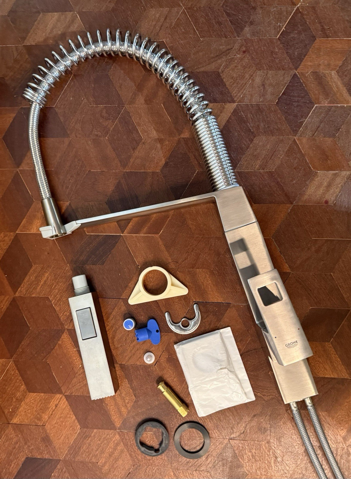 GROHE 31401DC0 EuroCube Kitchen Faucet SuperSteel Dual Spray Semi-Pro