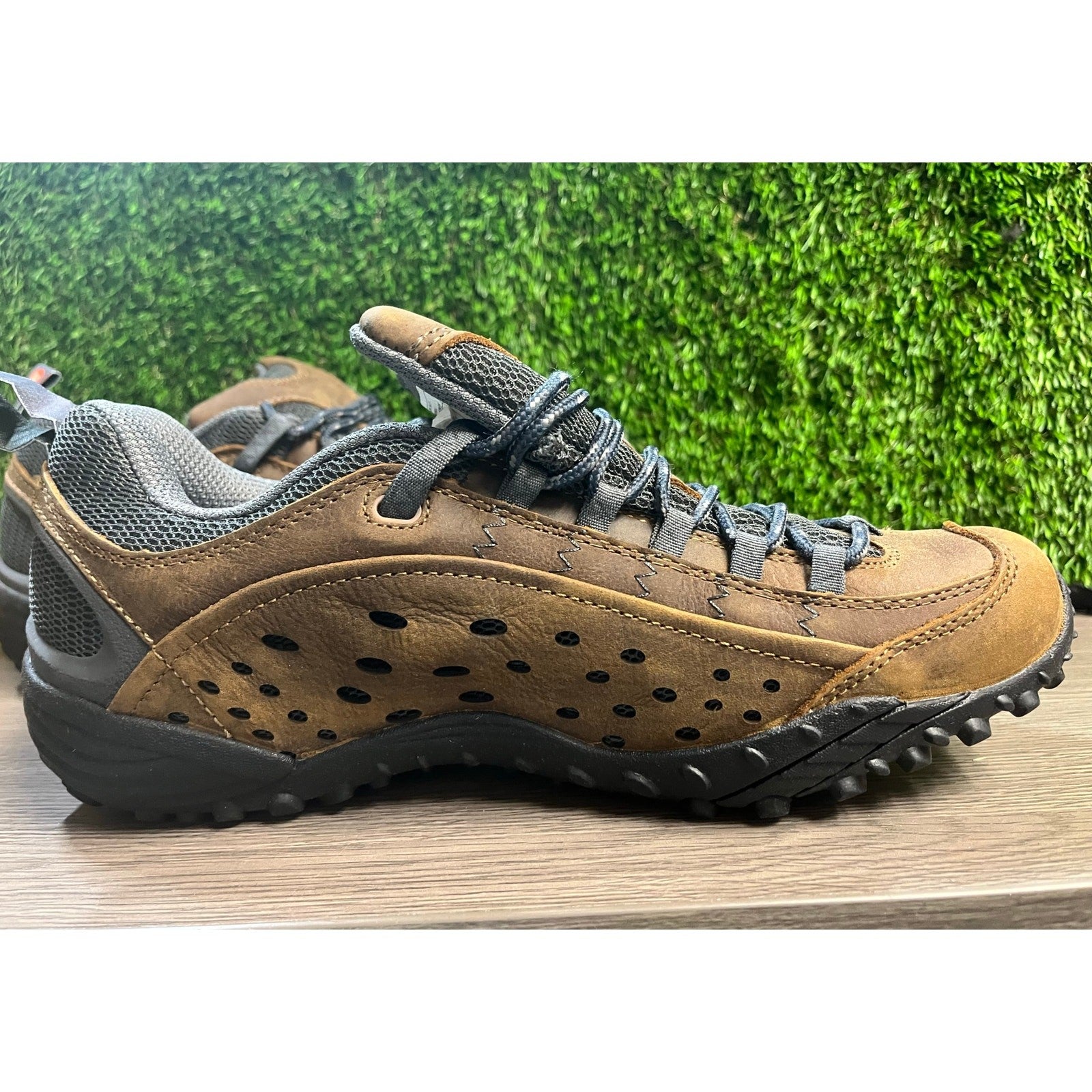 New -Merrell Intercept Men’s Low Rise Hiking Shoe- brown, size 9