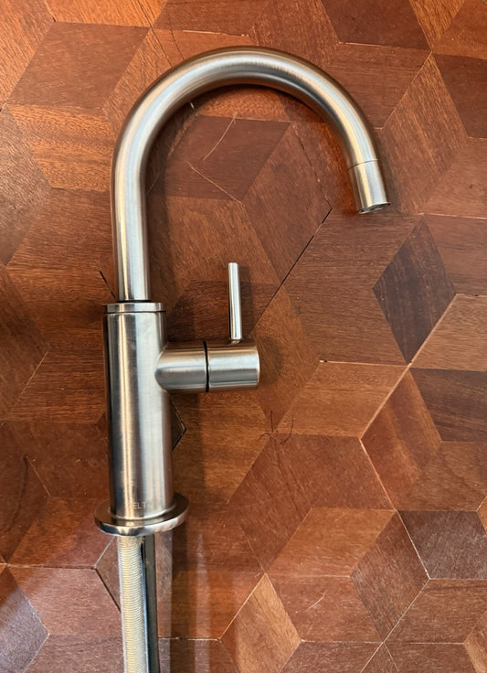 Delta ‎1930-AR-DST Round Kitchen Faucet - Silver
