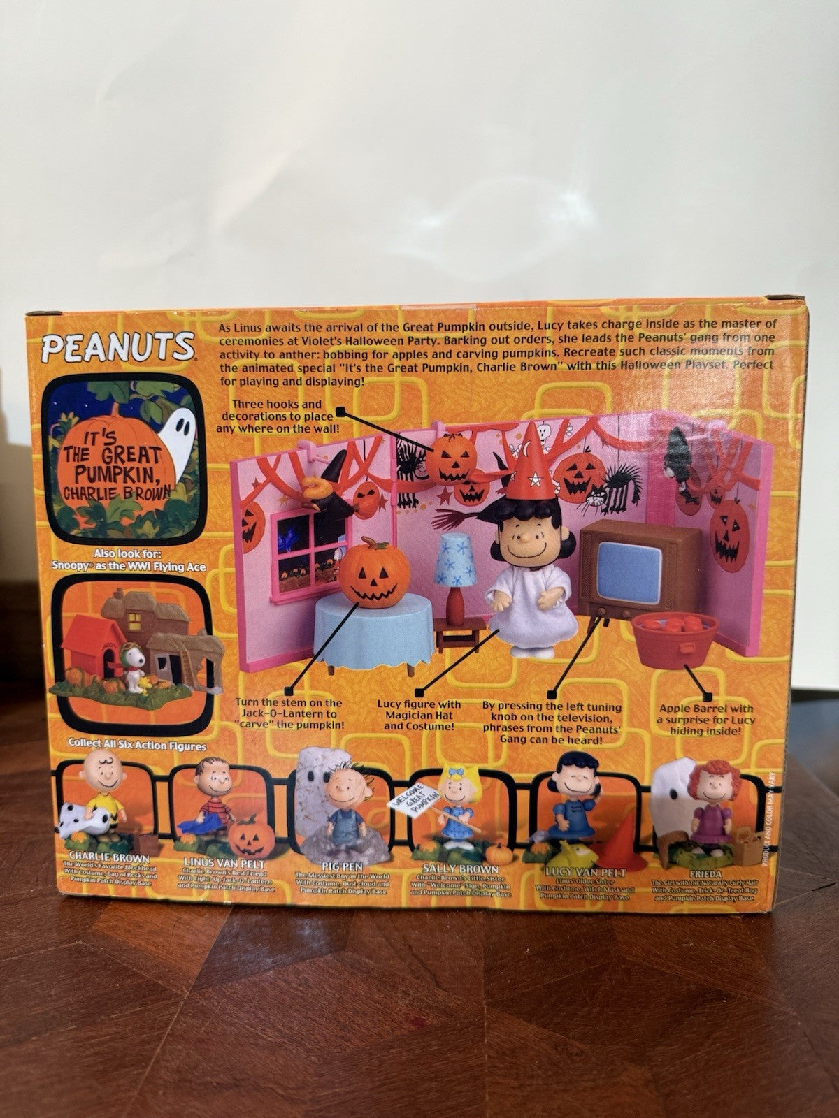 2003 Memory Lane Peanuts The Great Pumpkin Lucy at Halloween Party Playset NEW