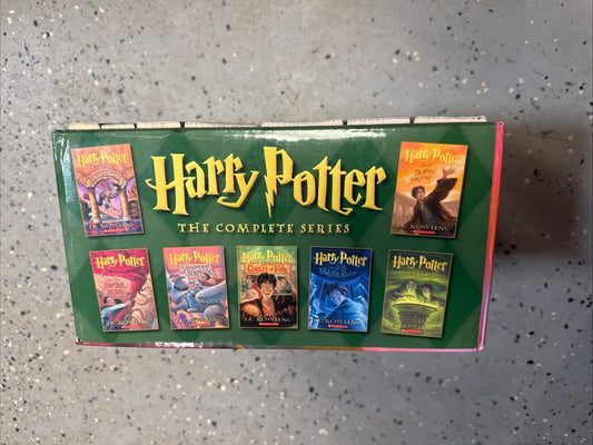 Harry Potter Books 1–7 Paperback Box Set w/ Slipcase – J.K. Rowling 2009