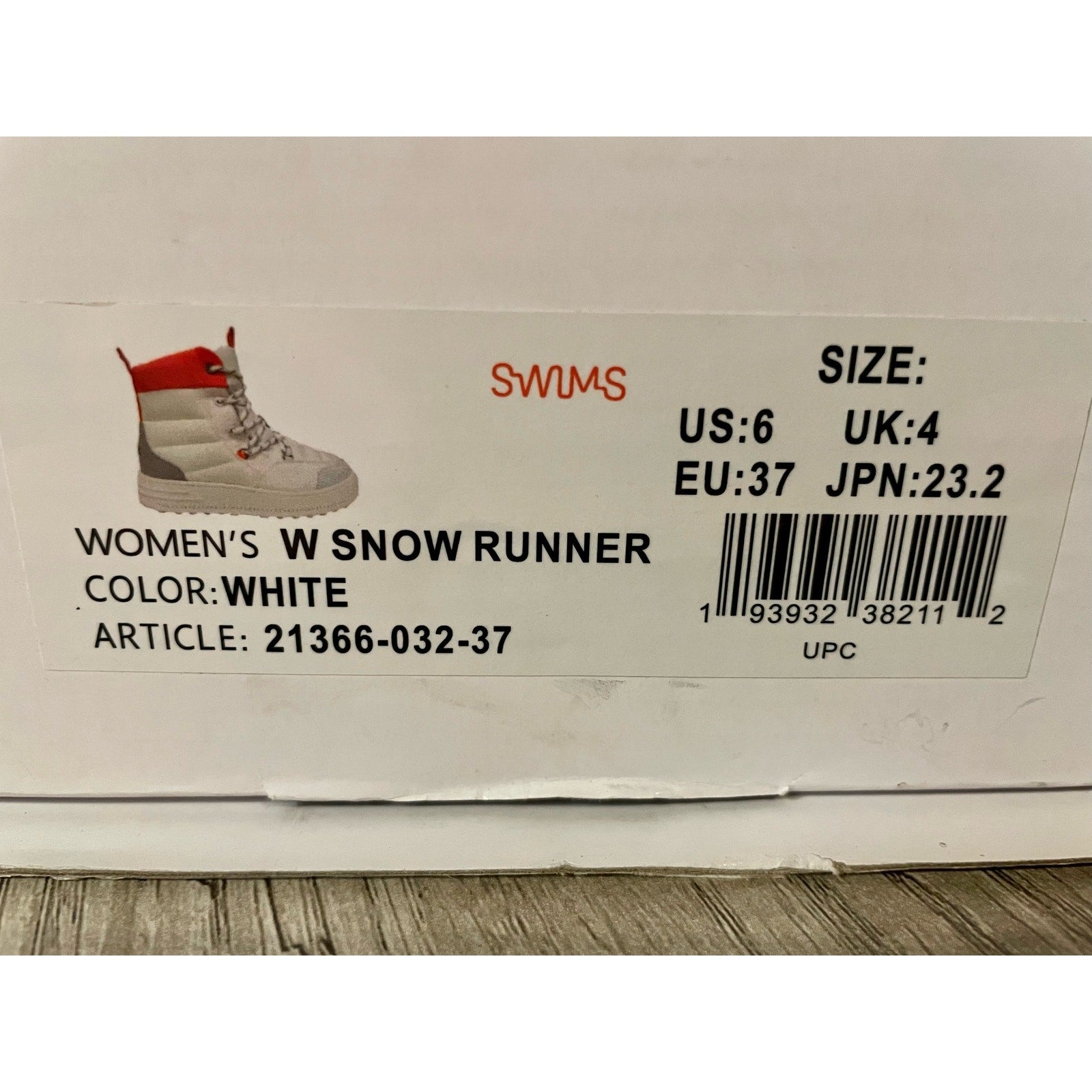 New - Swims Snow Boots Woman Size 6