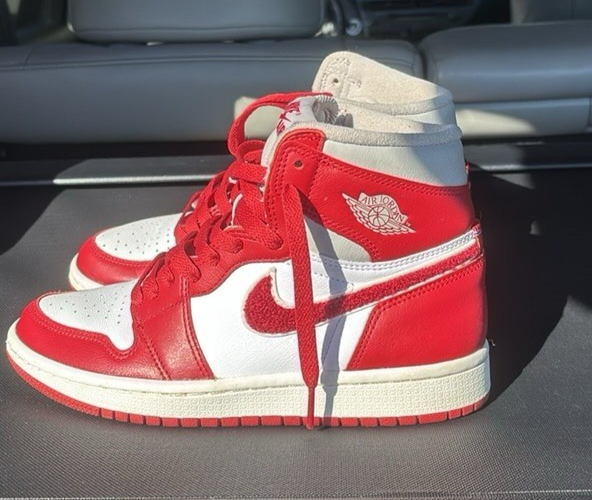 Nike Air Jordan 1 Retro High OG Varsity Red  Women 5.5 / Men's 4