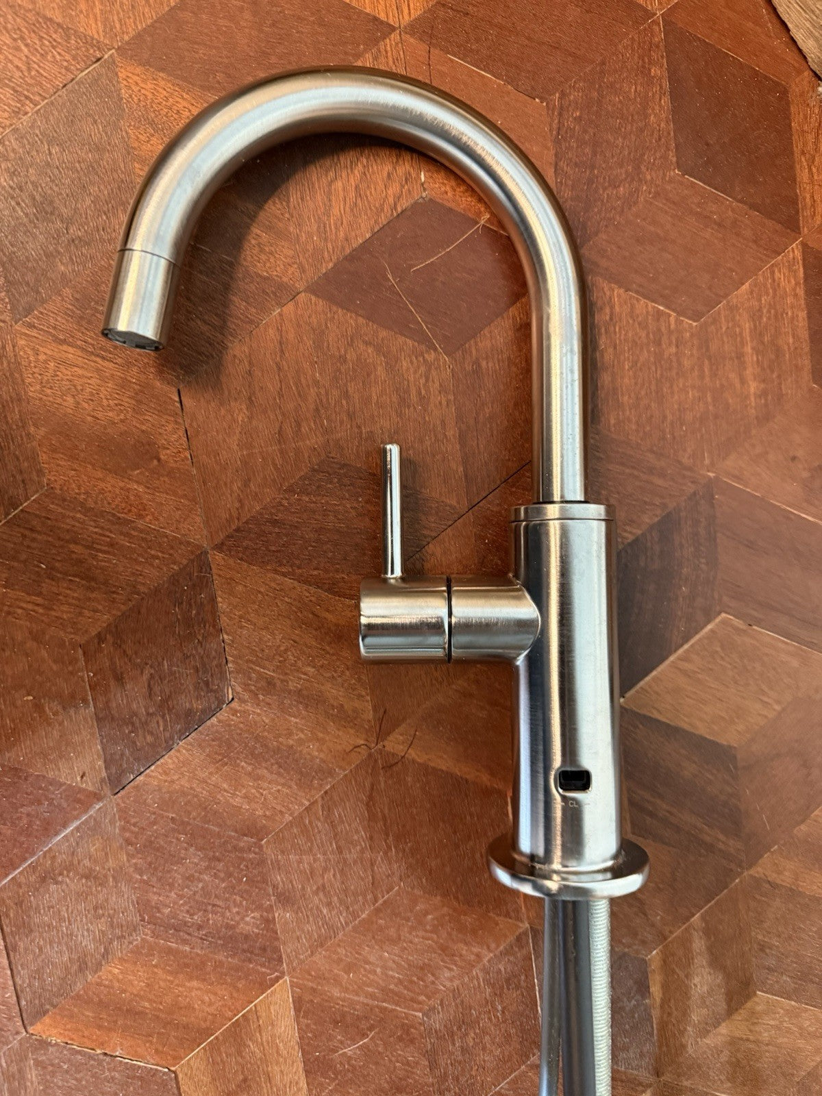 Delta ‎1930-AR-DST Round Kitchen Faucet - Silver