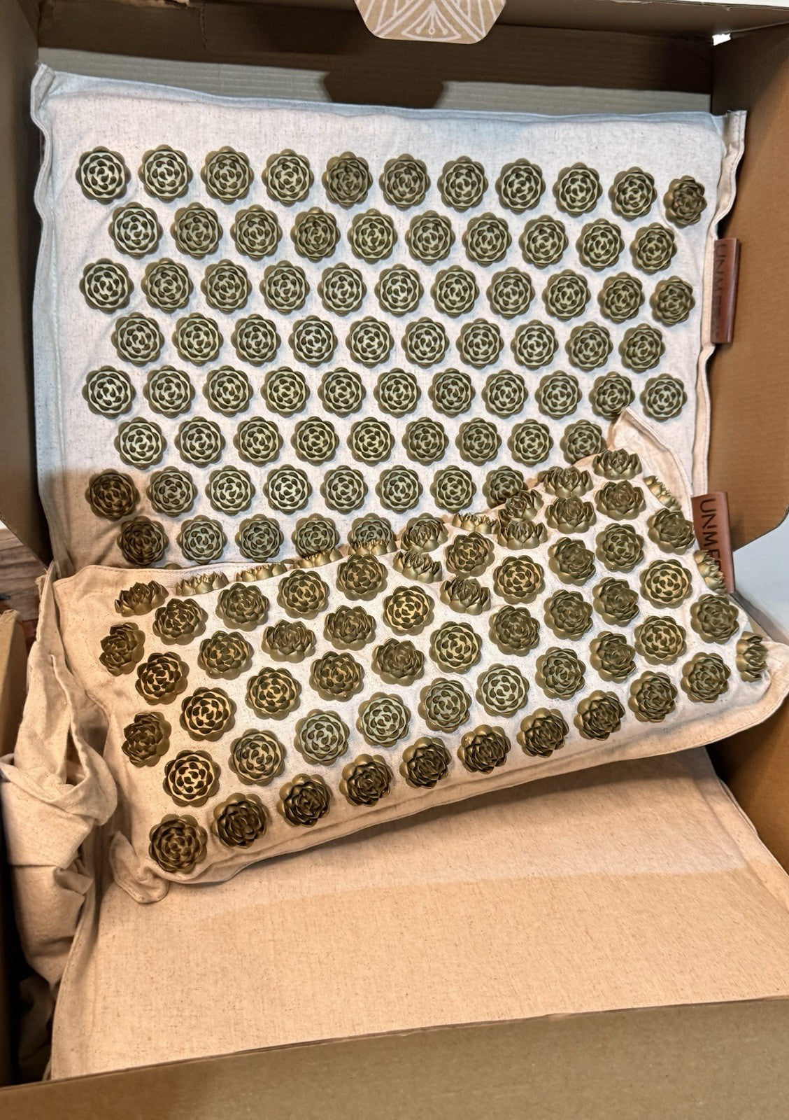UNMERA Acupressure Mat and Pillow Set,Natural Eco Linen - Sage Green